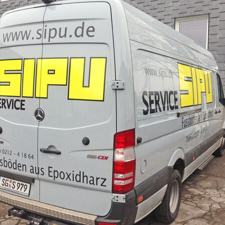 Fahrzeugbeschriftung: Vollfolierung Transporter Produziert von Schemitzek & Herrig aus Düsseldorf